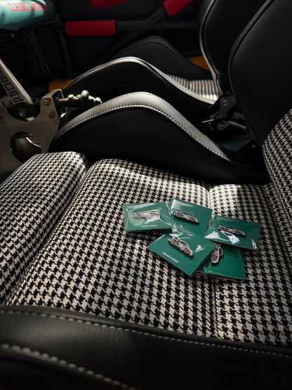 PROJEKT 132 - 911 RACECAR LEEN PIN - LIMITED