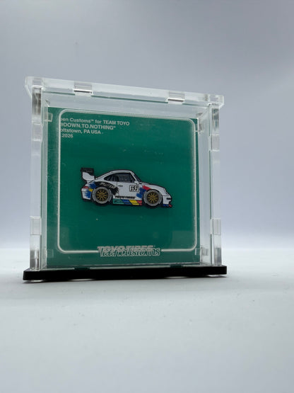 PROJEKT 132 - 911 RACECAR LEEN PIN - LIMITED